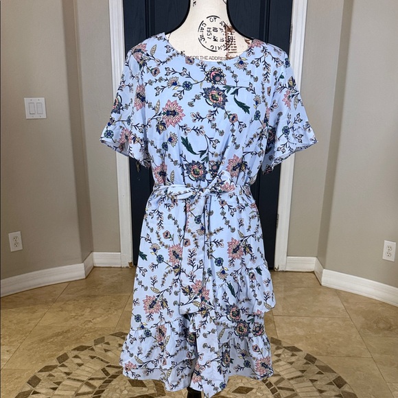 Banana Republic Dresses & Skirts - Banana Republic Blue Floral Wedding guest dress